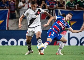 Fortaleza e Vasco se enfrentam nesta terça-feira (21) pela Copa do Brasil Vasco/Flickr