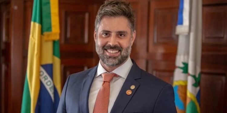 Ex-deputado estadual pelo Rio é condenado por postagem racista