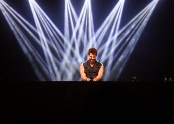 Alok durante show em Palmas — Foto: Junior Suzuki/Prefeitura de Palmas