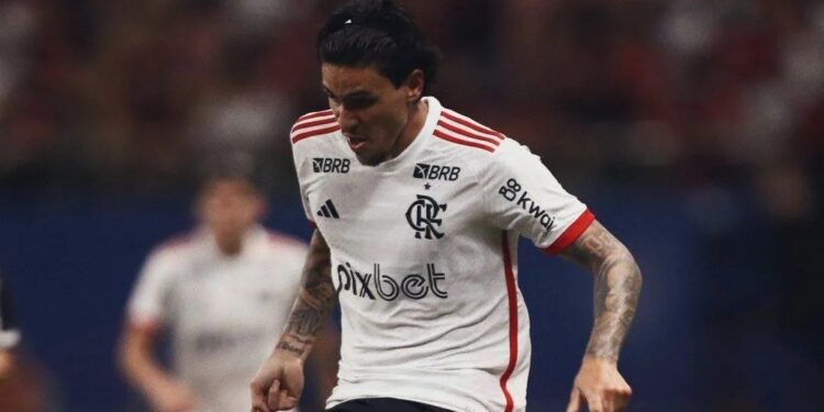 Com vaias a Gabigol, Pedro volta a decidir e Flamengo avança na Copa do Brasil