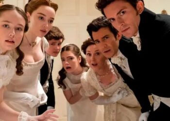 Produção da Netflix, a história é baseada na série de livros escritos por Julia Quinn, que possuem nove histórias, sendo oito delas focadas em cada um dos irmãos Bridgerton e a última em Violet, mãe do personagens