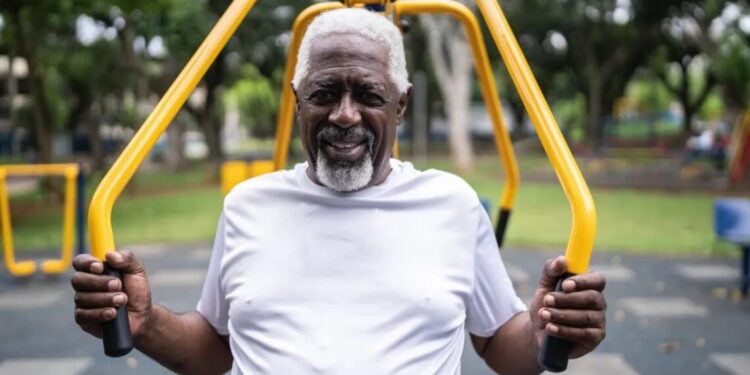 Quais são os melhores exercícios para envelhecer bem? Especialistas respondem