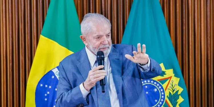 “Tendência é vetar”, diz Lula sobre taxação de compras internacionais