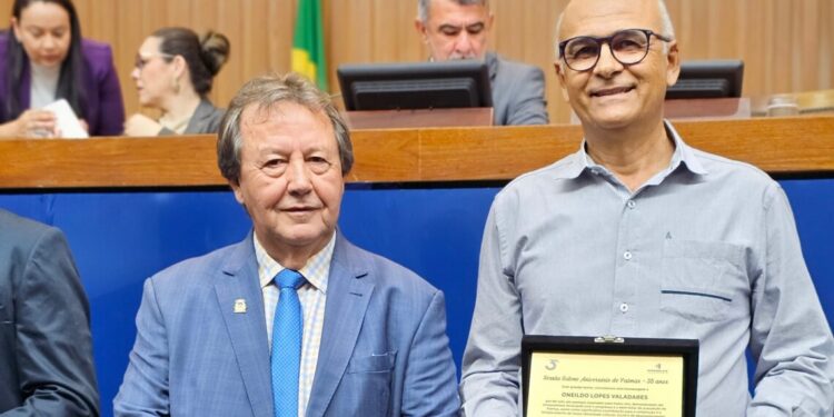Vilmar homenageia empresário da Valadares Home Center por pioneirismo em Palmas