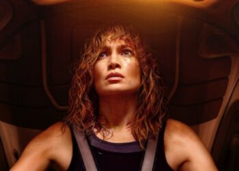 Jennifer Lopez no pôster de "Atlas" Divulgação/Netflix