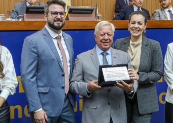 Secretário Braga é homenageado pela Assembleia Legislativa na sessão solene