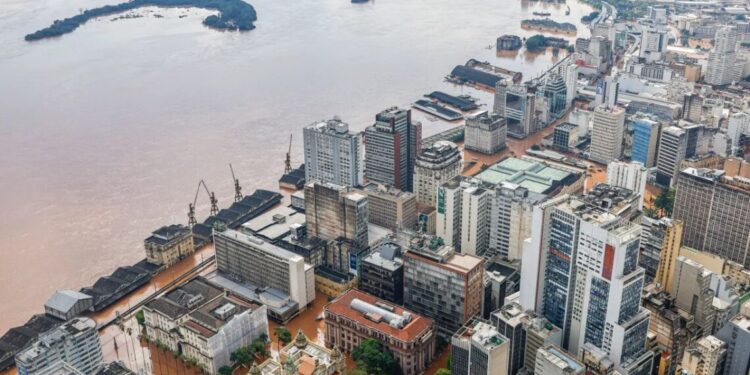 Indenizações a gaúchos já somam R$ 1,6 bilhão, e seguradoras dizem que valor vai subir