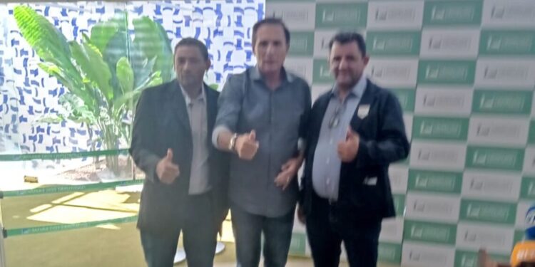 Senador Gaguim ladeado por Cimar e João Alberto
Foto: Divulgação