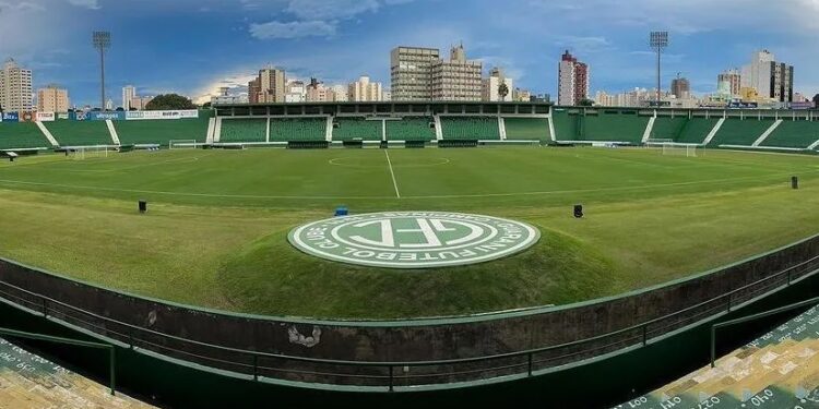 Guarani x Paysandu: horário e onde assistir ao jogo da Série B do Brasileirão