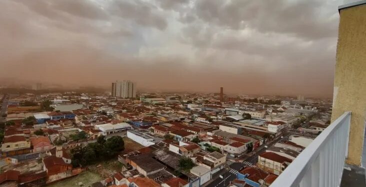 Nuvem de poeira em Ribeirão Preto (SP)
Crédito: Reprodução/Cristina Alcântara