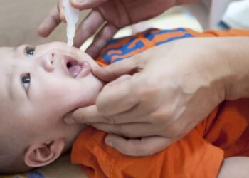 A vacina contra poliomielite é a única forma de prevenção contra a doença Karl Tapales/GettyImages