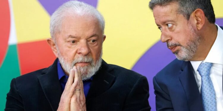 Taxa da blusinha: governo quer adiar decisão, mas Lira pretende votar pauta na próxima semana