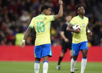 Rodrygo é uma das peças importantes do ataque do time de Dorival