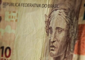 Governo central tem superávit primário de R$ 11,1 bi em abril, diz Tesouro