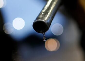 Pistola de abastecimento em posto de combustíveis.
REUTERS/Adriano Machado