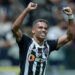 Atlético-MG goleia com dois de Pedrinho e garante 1º lugar do grupo na Libertadores