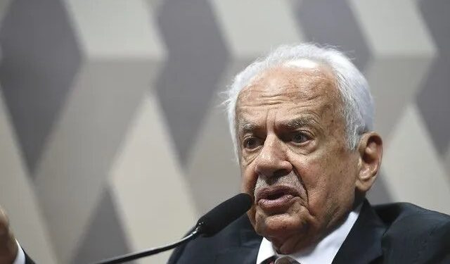 Senador por mais de 30 anos, Simon visitou a Casa em agosto do ano passado
Edilson Rodrigues/Agência Senado