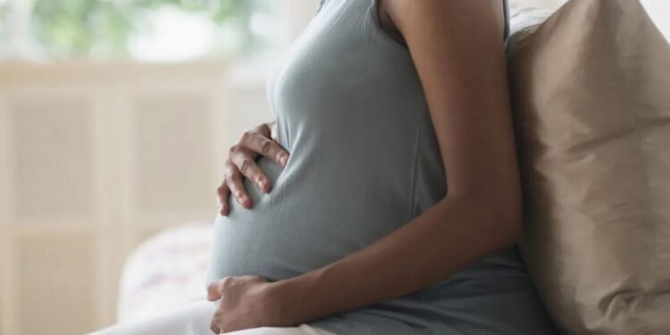 De acordo com o estudo, as voluntárias com a média de 3 mil passos diários usaram menos anestesias epidurais do que as que andaram 2.600 passos por dia
Getty Images/Tetra images RF