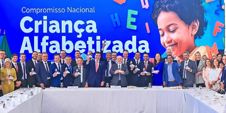 Tocantins lidera evolução da alfabetização de crianças no Brasil, segundo dados do governo federal