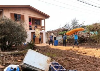 Eventos extremos como chuvas no RS causaram prejuízos de R$ 105 bi no ano passado