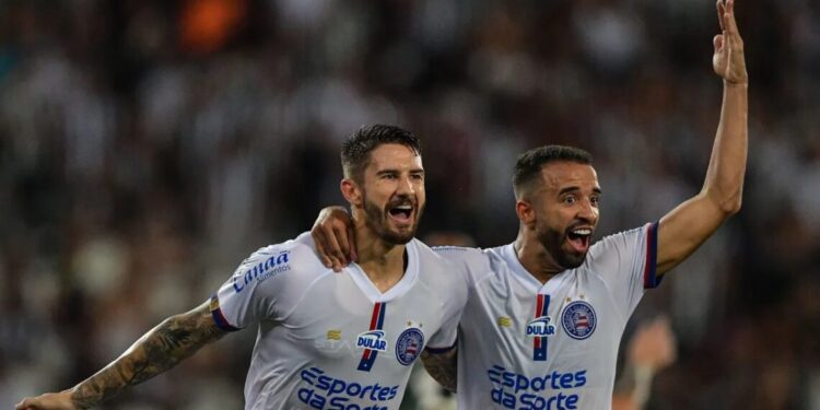 Bahia vence Botafogo, que deixa liderança do Brasileirão