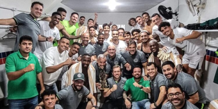 Goiás vence Brusque, mantém invencibilidade e assume vice-liderança da Série B