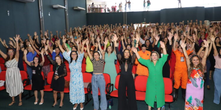 Governo do Tocantins realiza comemoração do Dia das Mães para servidoras no auditório da ATM