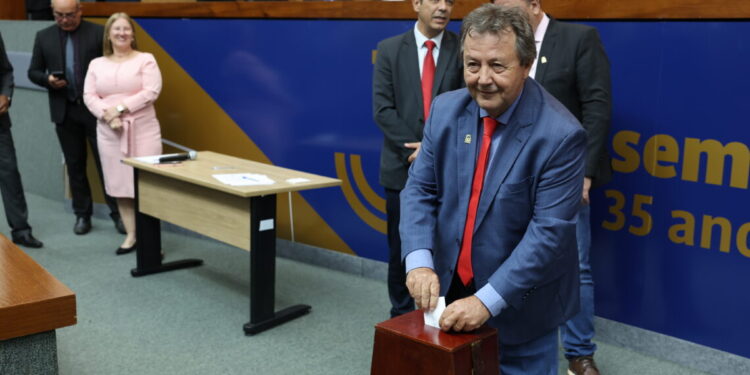 Vilmar é reeleito primeiro secretário da Mesa Diretora para o segundo biênio