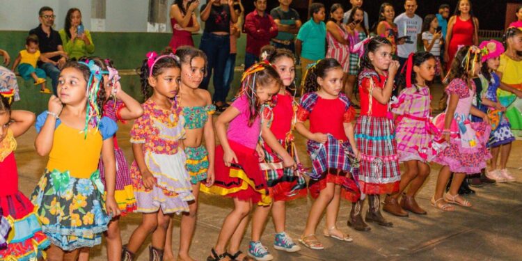 Escola Bernardo Sayão promove feira gastronômica em Santana