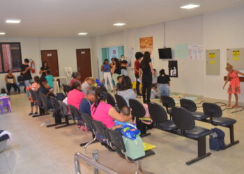 Na ação foi abordada a alimentação, orientando os pais sobre a leitura de rótulos e também a montagem de um prato saudável