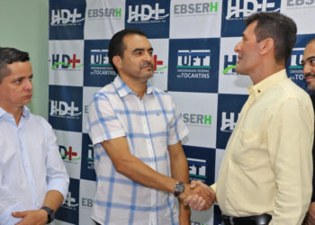 Em Araguaína, governador Wanderlei Barbosa reforça compromisso com hospitais da cidade