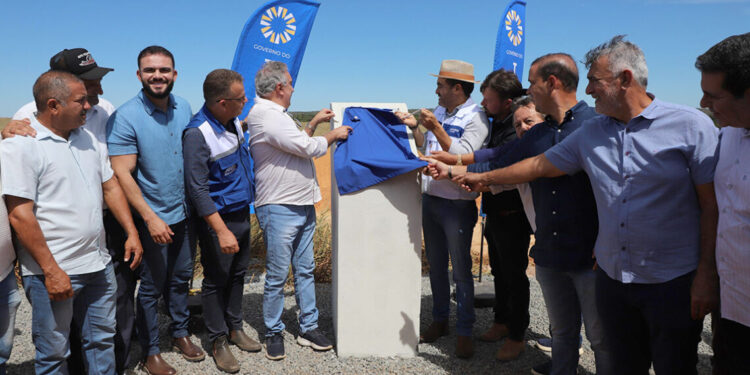 Em Campos Lindos, governador Wanderlei Barbosa inaugura 33 km de pavimentação na TO-020 que impulsionará o agronegócio da região