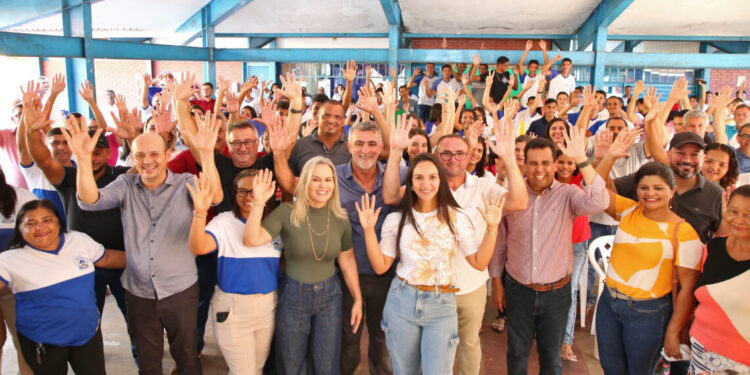 Governador em exercício, Amélio Cayres, anuncia reforma de escola de Riachinho avaliada em R$ 2,8 milhões e participa de entrega de obras do município