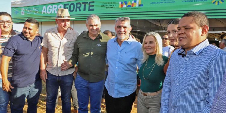 Governador em exercício participa da abertura da feira agrotecnológica da região do Vale do Araguaia