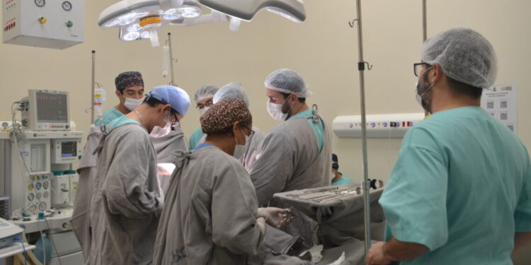 Ao todo, cinco pessoas serão beneficiadas com as doações de fígado, rins e córneas