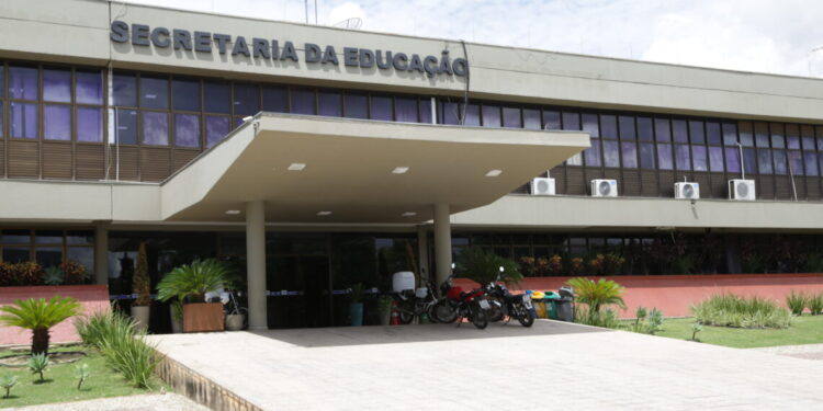 Governo do Tocantins institui comissão para tratar da gestão do novo plano de carreira dos servidores da Educação