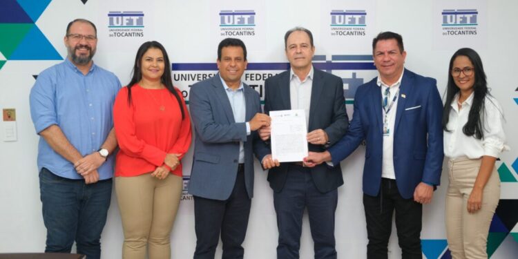 Governo do Tocantins firma convênio com Universidade Federal para oferta de vagas no Mestrado Profissional em Educação