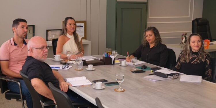 Educação empossa membros do Conselho Estadual Especial para Elaboração dos Indicadores Educacionais para os Municípios