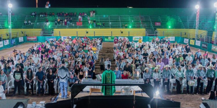 Missa Sertaneja é celebrada no encerramento da Expobrasil 2024