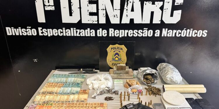 Em Palmas, Unidade de Repressão a Narcóticos da Polícia Civil prende traficante e apreende mais de 3kg de drogas