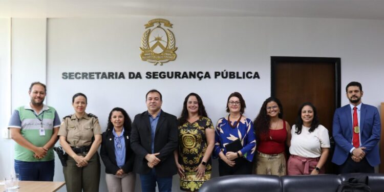 Secretário Wlademir Mota Oliveira recebeu os representantes do Ministério dos Direitos Humanos em seu gabinete - Vania Machado/Governo do Tocantins