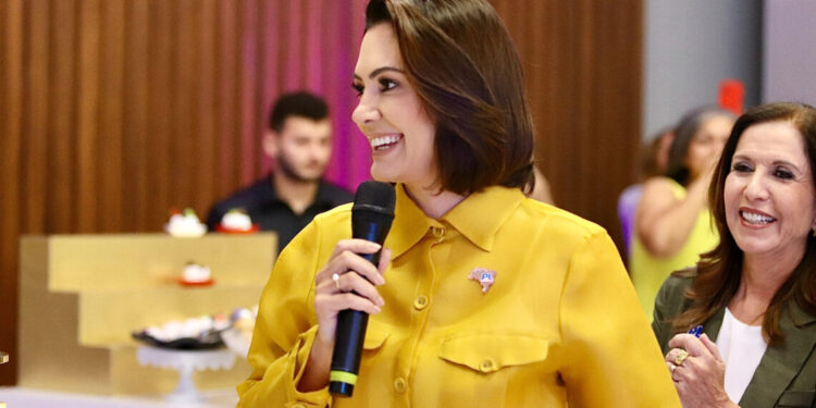 Michelle Bolsonaro reúne lideranças femininas de Tocantins para discutir o papel da mulher na política