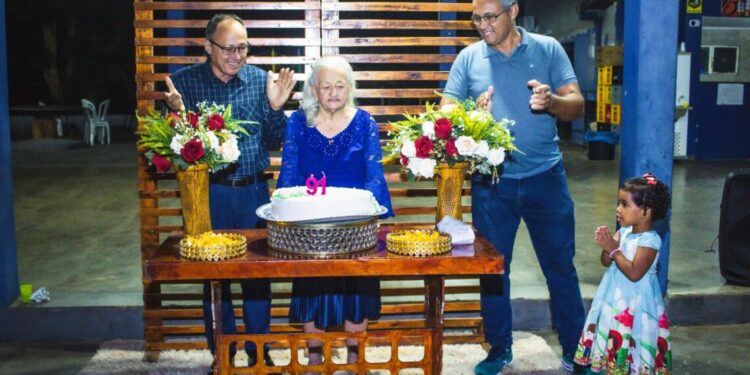 Para Dona Luisinha Eu Tiro o Chapéu