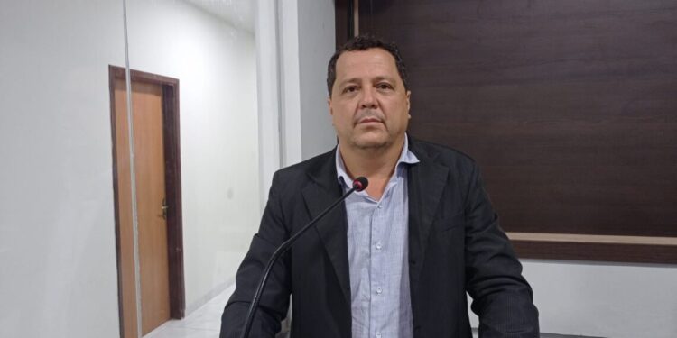 Vereador Edney foca estradas em Tocantinia