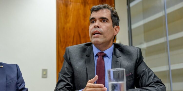 Em reunião com Carmén Lúcia, Ricardo Ayres pede consulta popular sobre emancipação de municípios