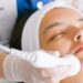 Existem diversos tipos de peeling, com objetivos mais suaves ou profundos, a partir da intenção e necessidade de cada paciente
Banco de imagens/Pexels