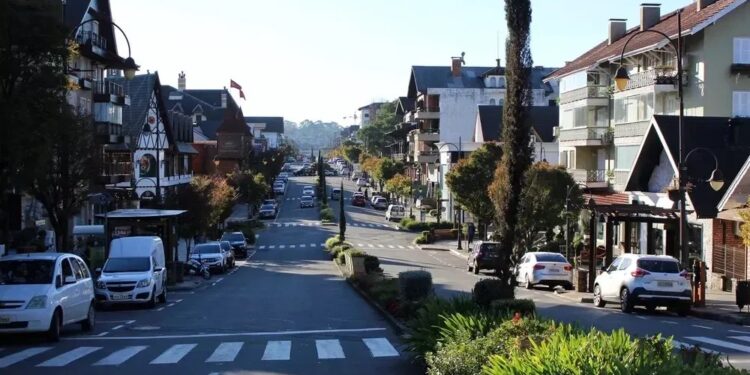 Tragédia gera “cidades fantasma” e turismo gaúcho tenta sobreviver às chuvas