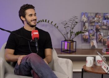 Passei a acreditar em amor à primeira vista por causa de Magal, diz Felipe Bragança