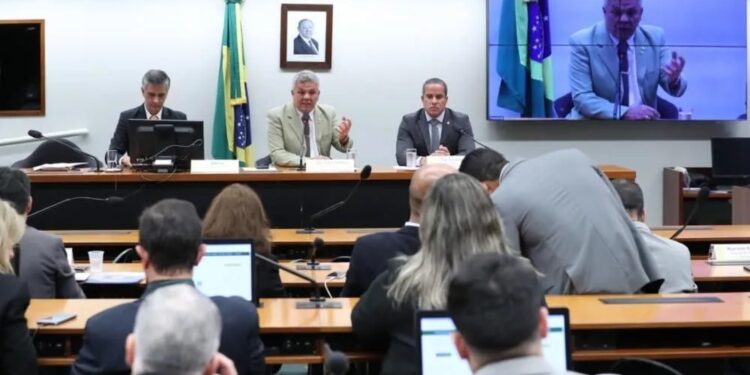Aprovado na Comissão de Segurança, projeto segue em caráter conclusivo para a CCJ