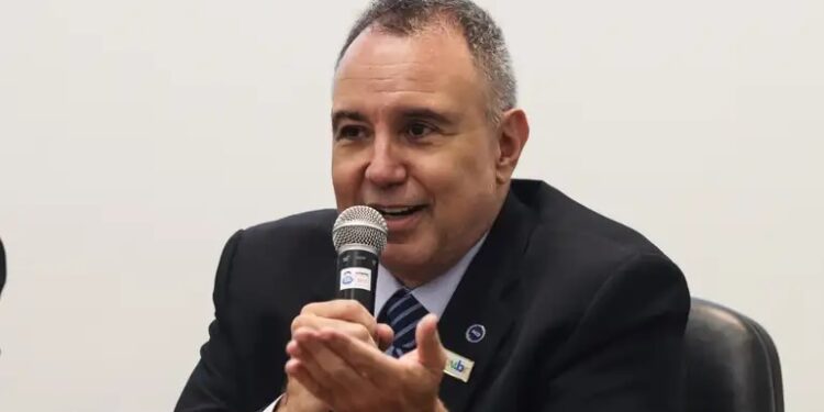 Corte de gastos do governo com digitalização está “aquém” e novo RG deve ajudar, diz secretário